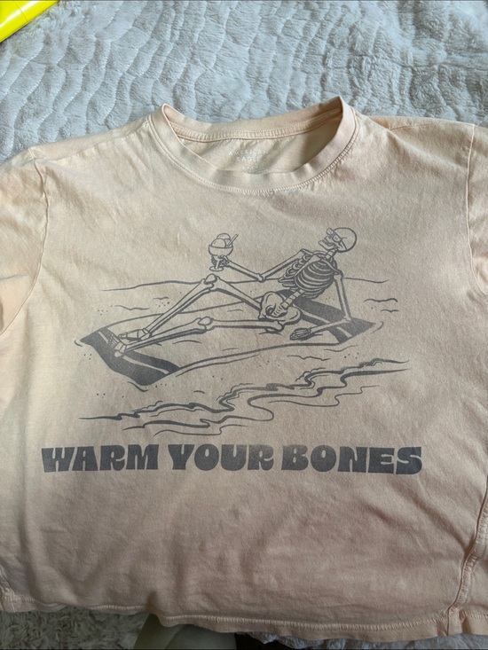 American Eagle Outfitters Tops - American Eagle Outfitters Beige Crop Tee with Gray Skeleton Graphic